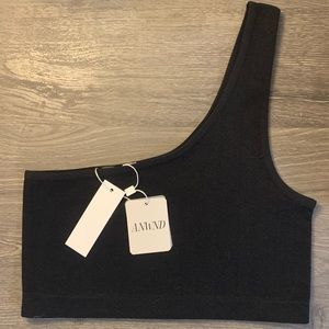 Black one shoulder crop top ✨